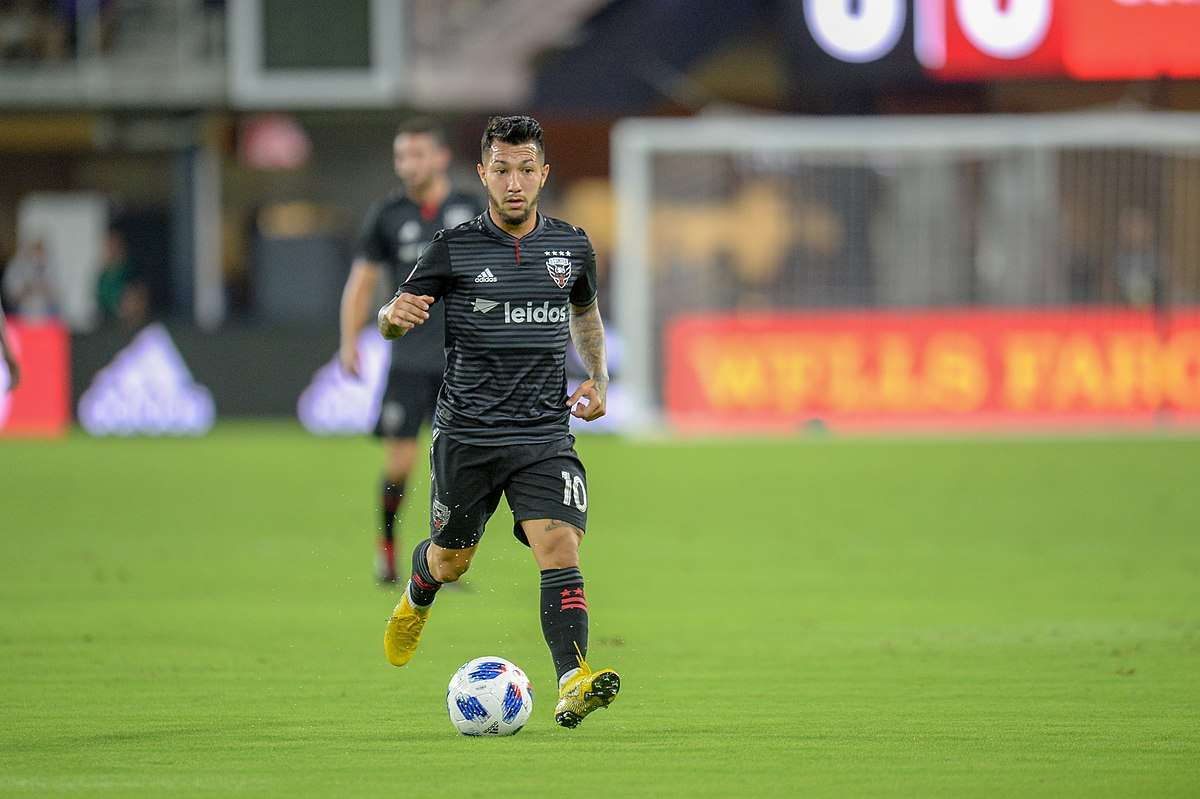 لوسيانو أكوستا