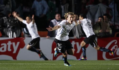 2011-07-16t223732z_01_jmg68_rtridsp_3_soccer-copa_reuters