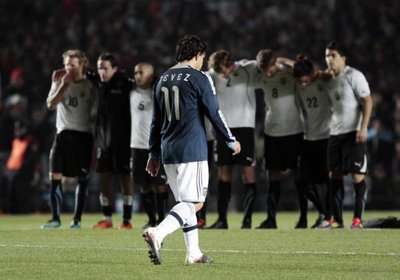 تفيز عند إضاعته ركلة الجزاء