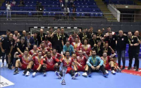 تتويج دينامو بوخارست