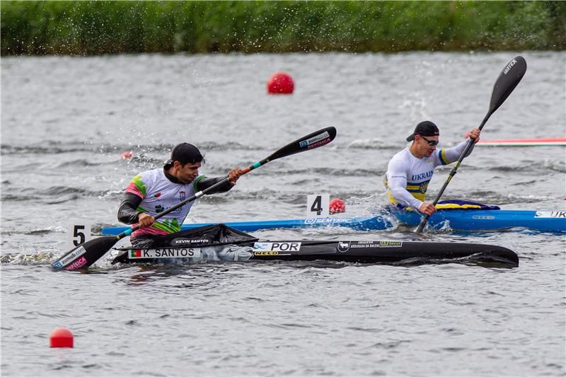 من المنافسات