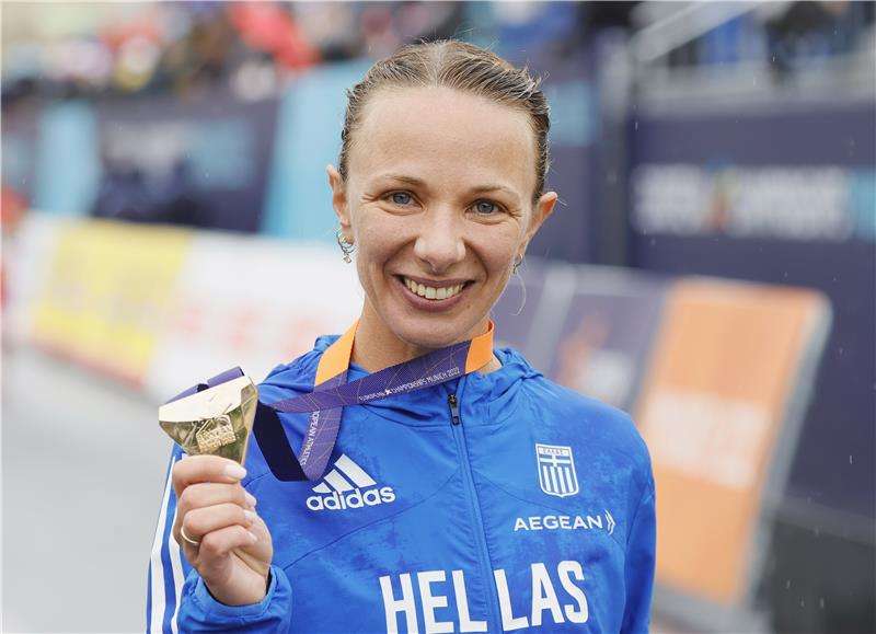 أنتيجوني نتريسمبيوتي