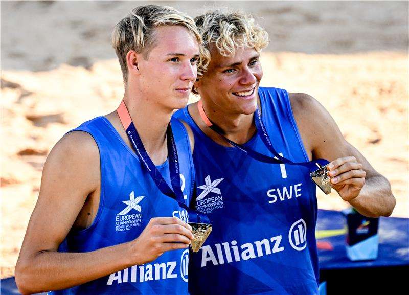 ديفيد أهمان وجوناتان هيلفيج