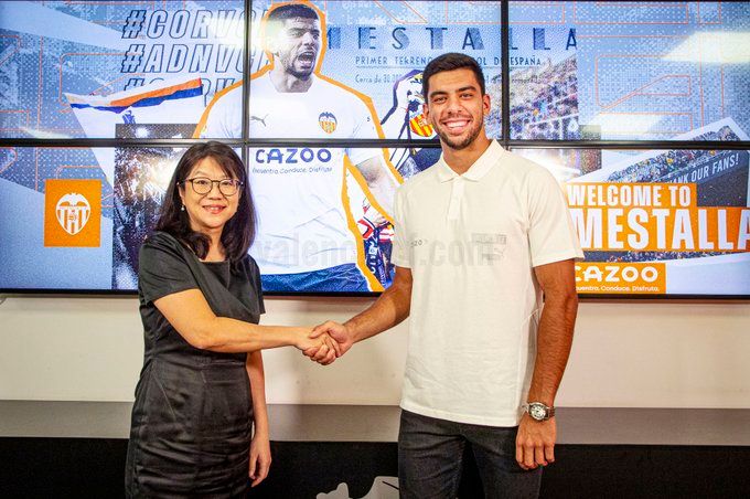 من تقديم اللاعب (نقلًا عن حساب فالنسيا على تويتر)