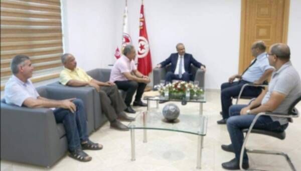 من الاجتماع