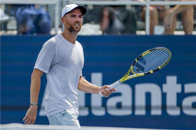 أدريان مانارينو