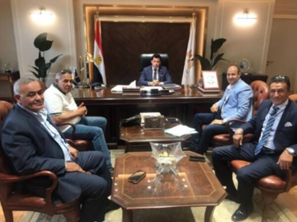 من الاجتماع