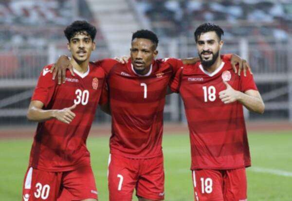 علي مفتاح (الأول من اليمين)