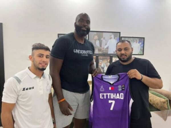 الأمريكي أديان