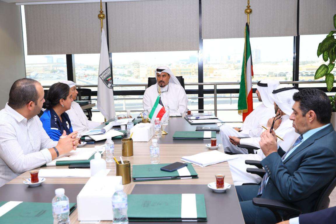 من الاجتماع