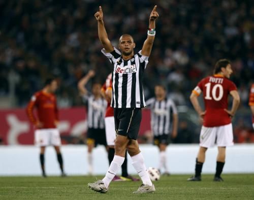 2011-04-032011-04-03t210700z_01_rom135_rtridsp_3_soccer-italy_reuters