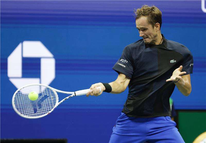 دانيل ميدفيديف