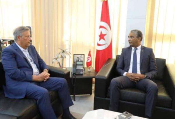 وزير الرياضة مع رئيس الترجي