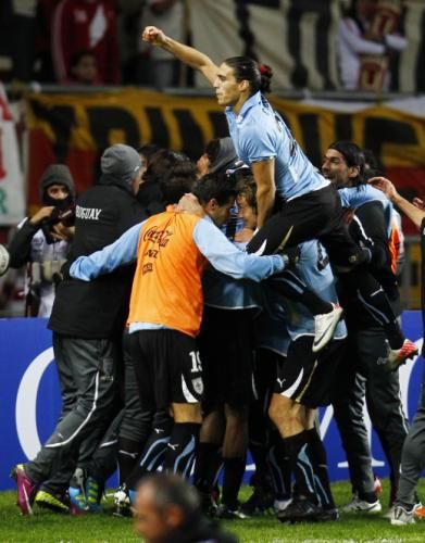 2011-07-20t024829z_01_jmg24_rtridsp_3_soccer-copa_reuters