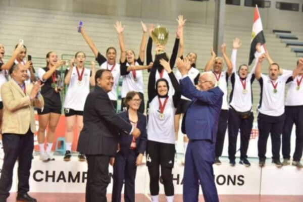 شابات مصر يرفعن كأس أفريقيا