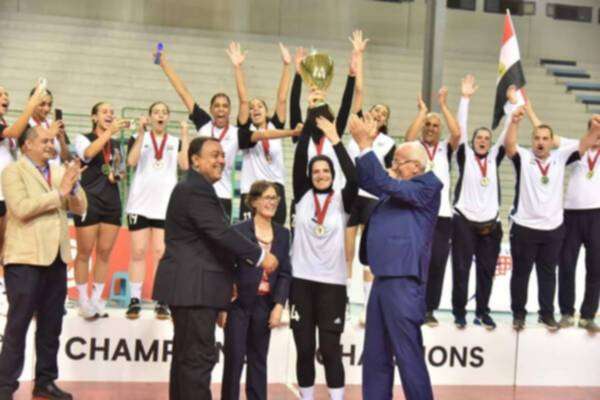 شابات مصر يرفعن كأس أفريقيا