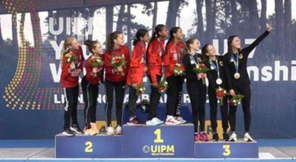 جانب من التتويج