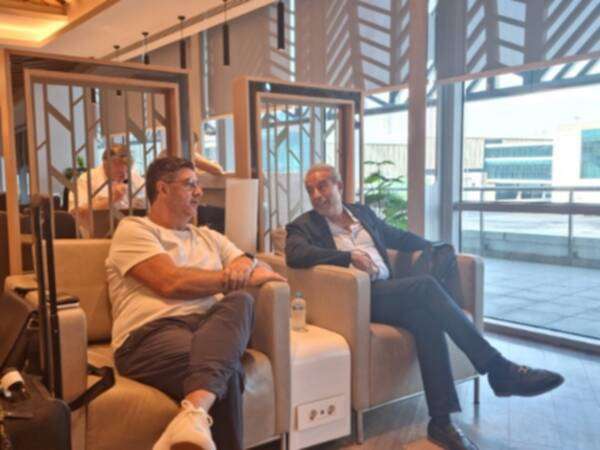 فيتوريا وخالد الدرندلي نائب رئيس الاتحاد المصري