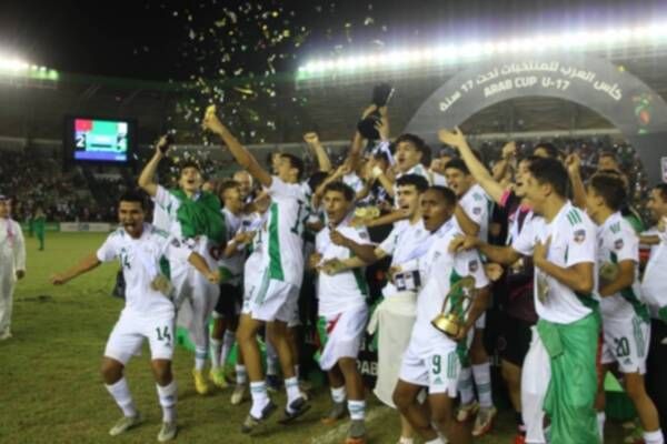 من تتويج الجزائر