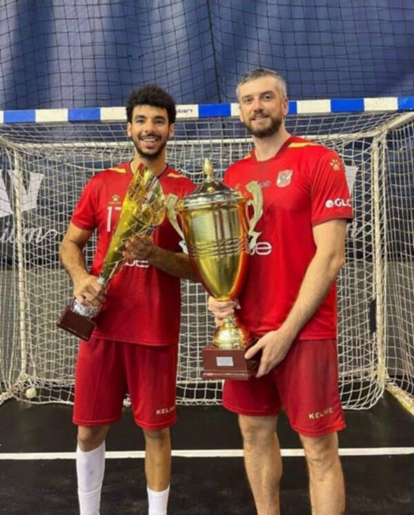 لاعبا الأهلي