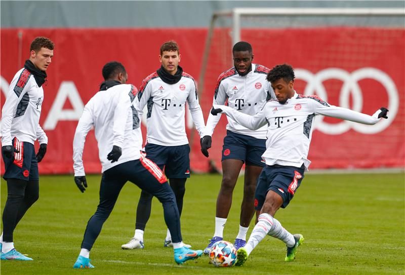 كينجسلي كومان مع لاعبي البايرن