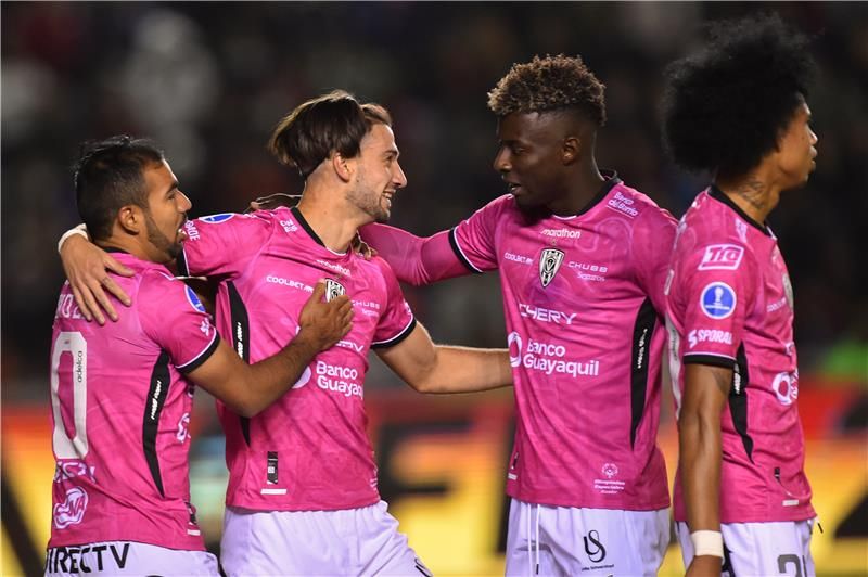 لاعبو إندبنديينتي