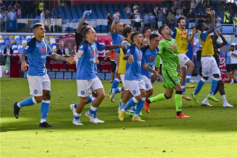 لاعبو نابولي