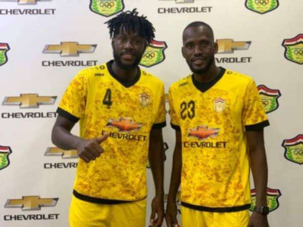 بعد توقيع العقود