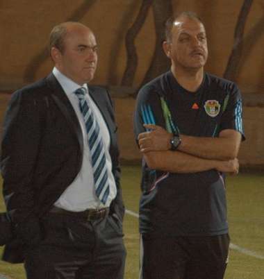 المدرب العراقي عدنان حمد وحديث مع نائب رئيس الاتحاد الاردني محمد عليان