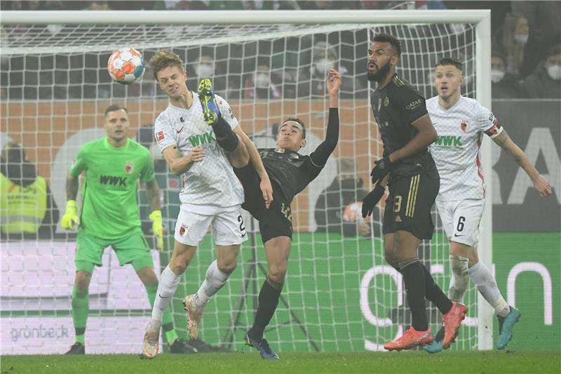 لقاء سابق بين الفريقين