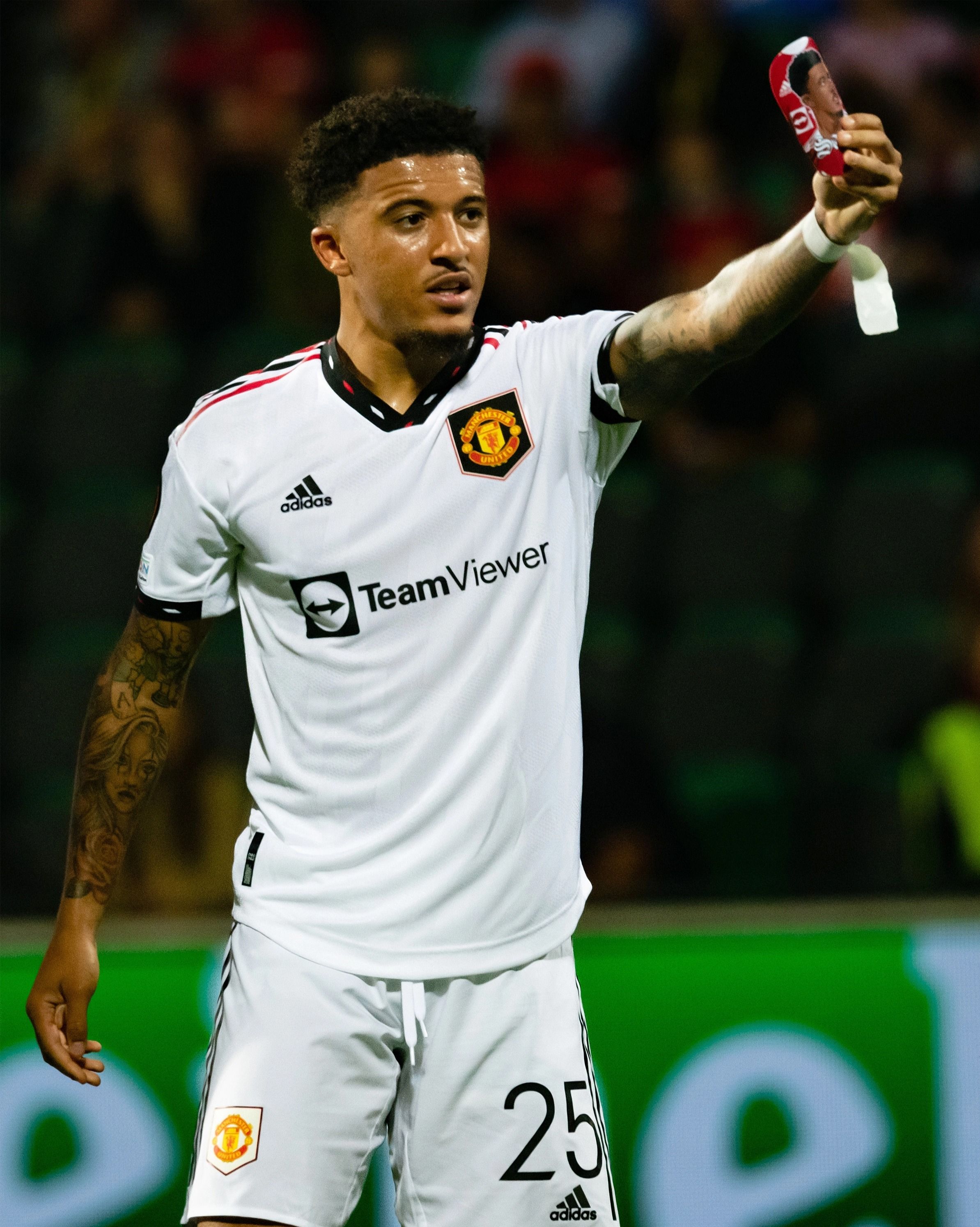 cdbb8258-6e44-40c6-82a3-e8abec134332