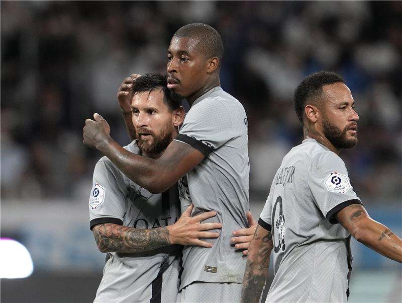 برسنيل كيمبيمبي