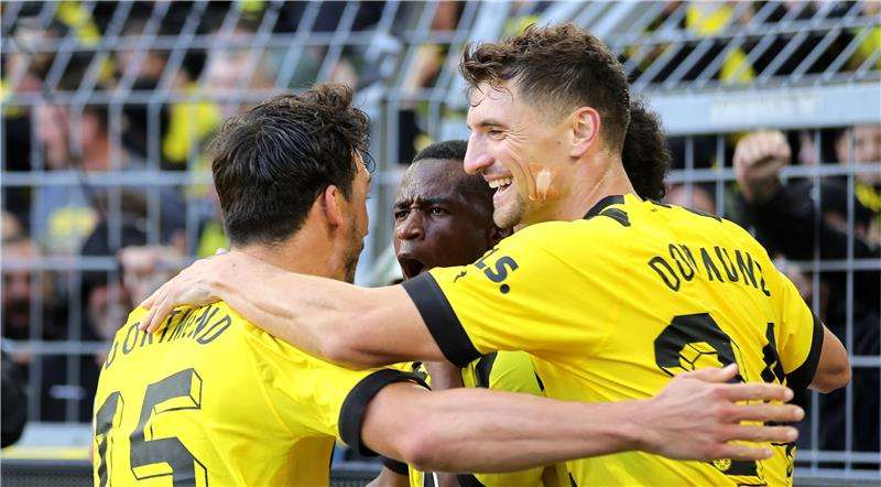 لاعبو دورتموند