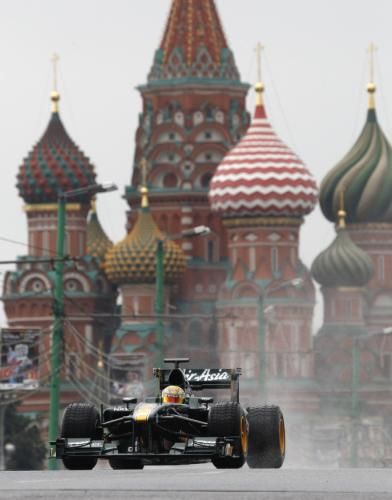2011-07-17t135910z_01_mos06_rtridsp_3_russia_reuters