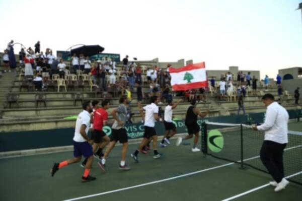 فرحة لاعبي لبنان