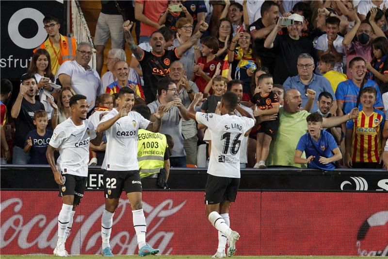 لاعبو فالنسيا