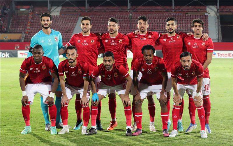 لاعبو الأهلي
