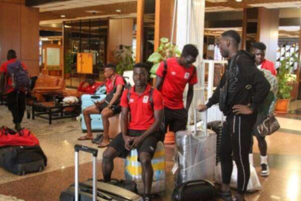 وصول منتخب أوغندا
