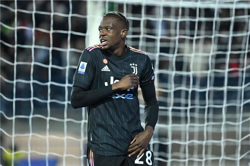 دينيس زكريا