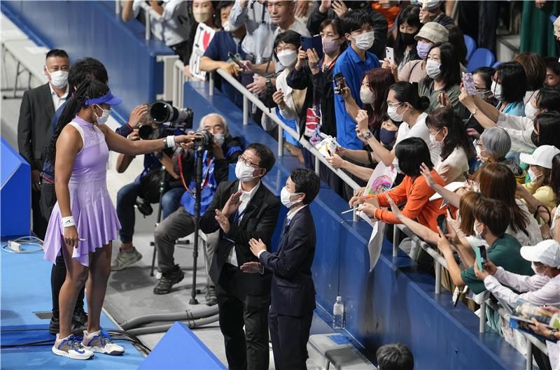 نعومي أوساكا