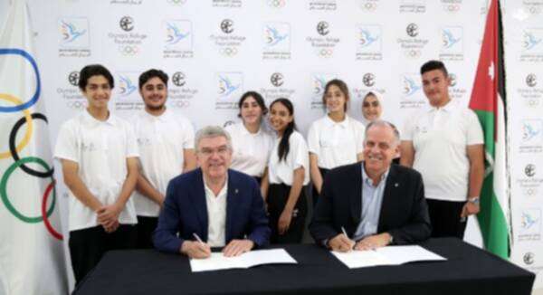 من توقيع الاتفاقية