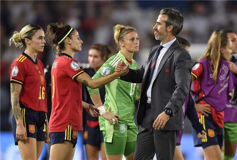 فيلدا ولاعبات المنتخب