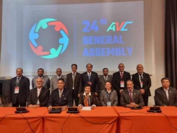 من الاجتماع