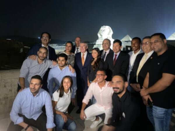 باخ خلال الزيارة