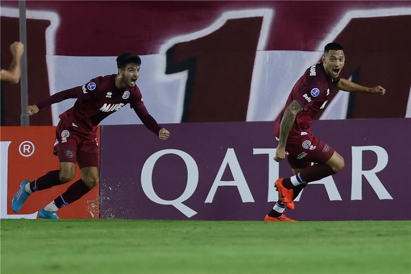 لاعبو لانوس