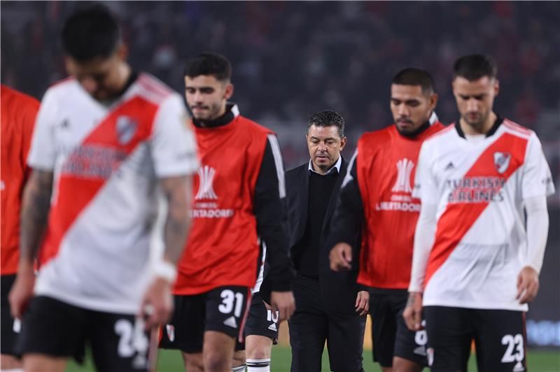 لاعبو ريفر بليت