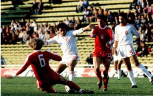 من لقاء تونس وبولندا بكأس العالم