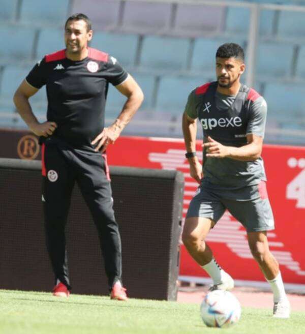 بومنيجل خلال معسكر منتخب تونس