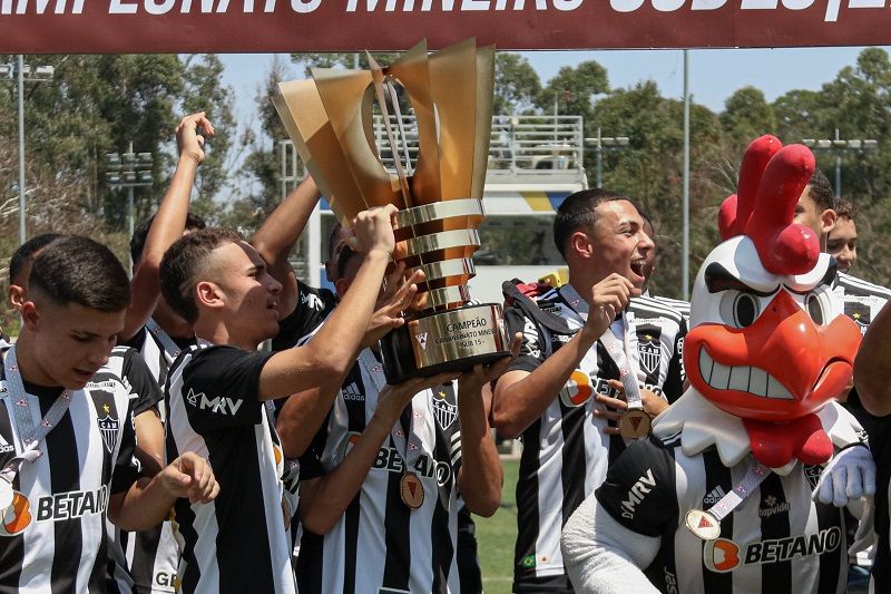 من التتويج (المصدر: أتلتيكو مينيرو)