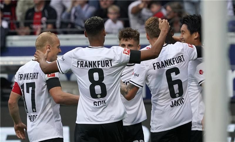 لاعبو آينتراخت فرانكفورت